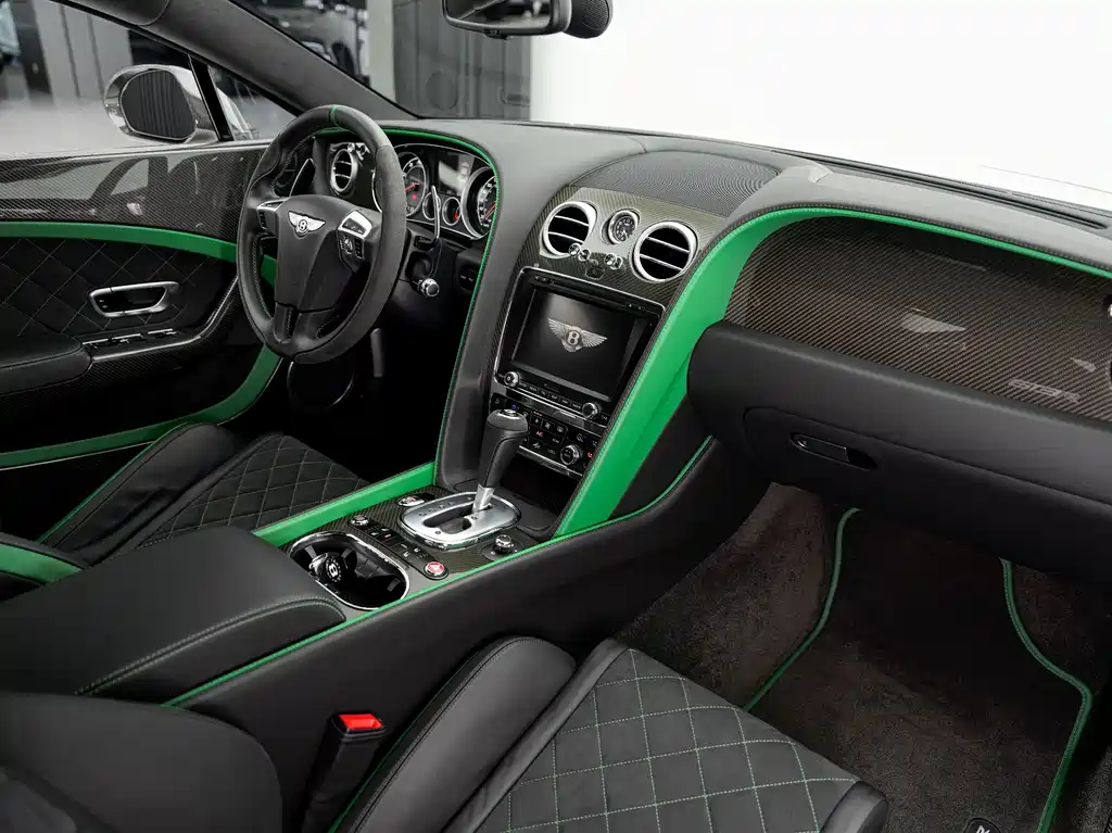 Bentley Continental 2019 — фото 18