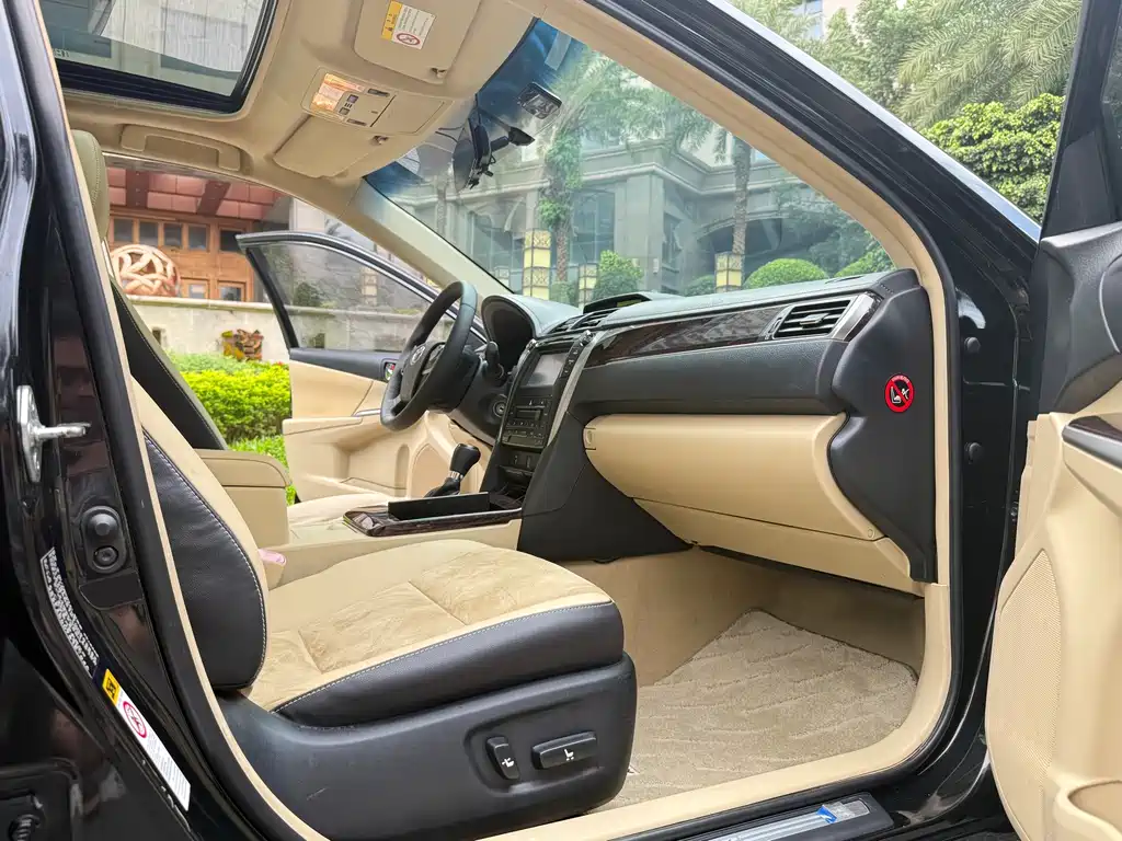 Toyota Camry 2016 — фото 11