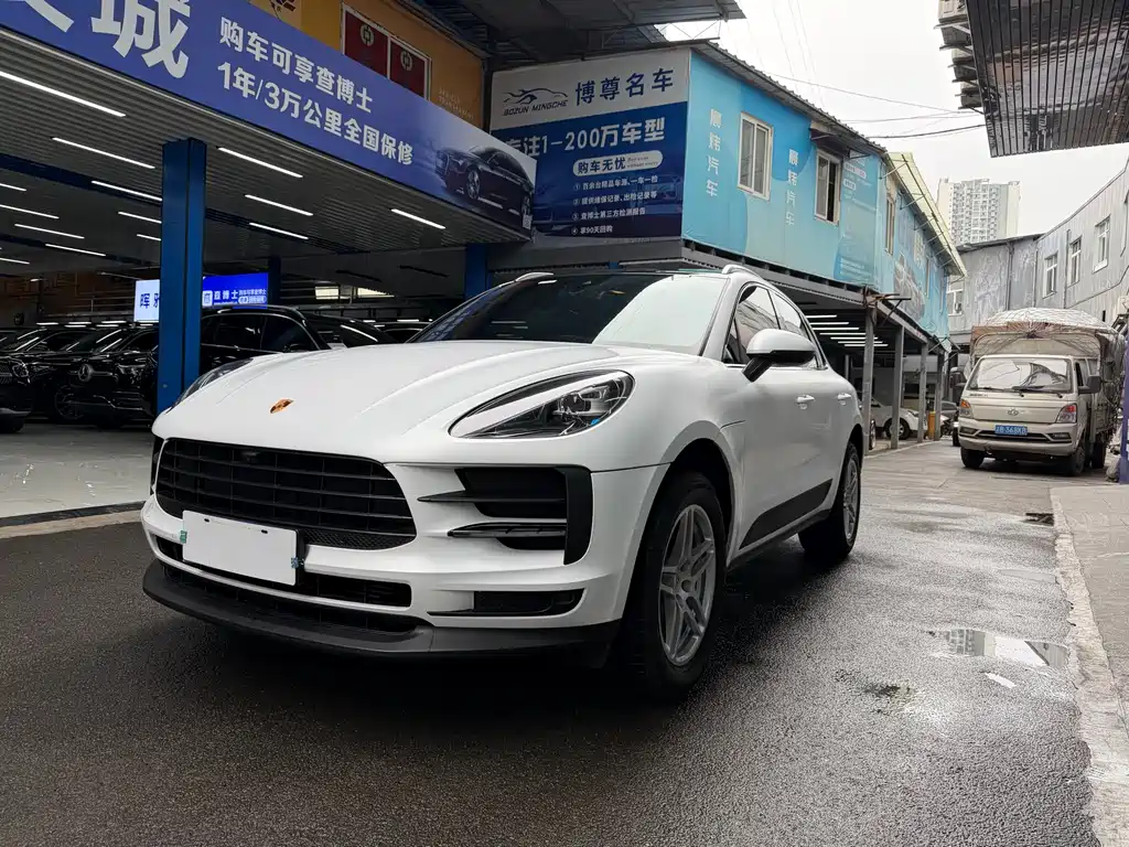 Porsche Macan 2022 — фото 1