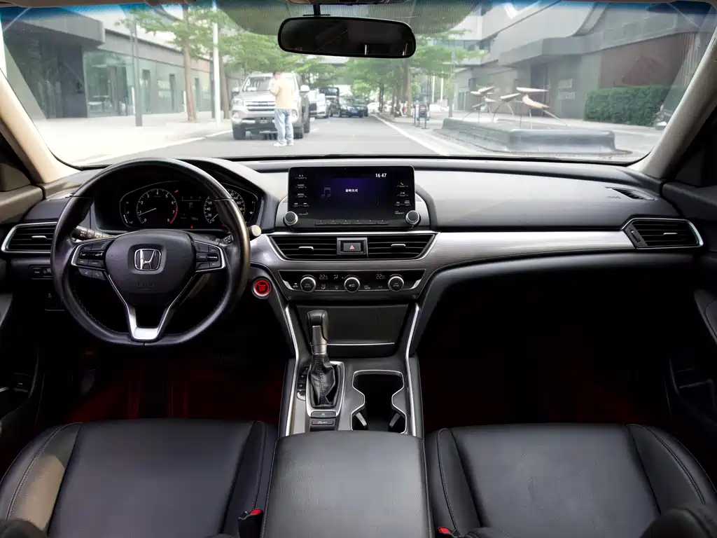 Honda Accord 2020 — фото 18