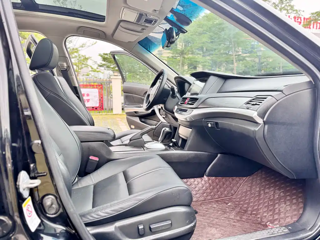 Honda Crosstour 2016 — фото 15