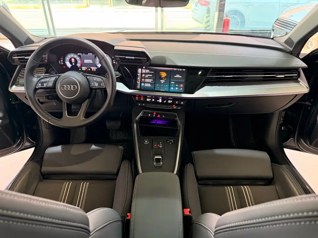 Audi A3 2023 — фото 11