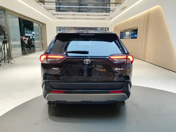 Toyota RAV4 2021