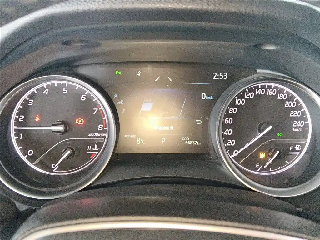 Toyota Camry 2022 — фото 12