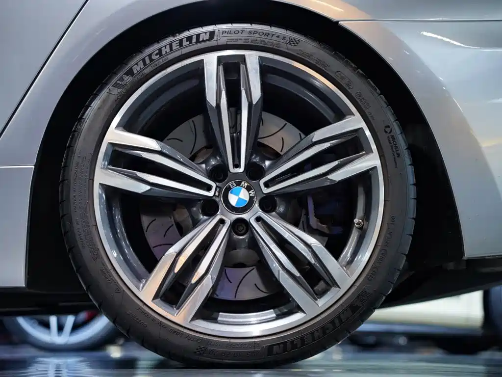 BMW M6 2015 — фото 7
