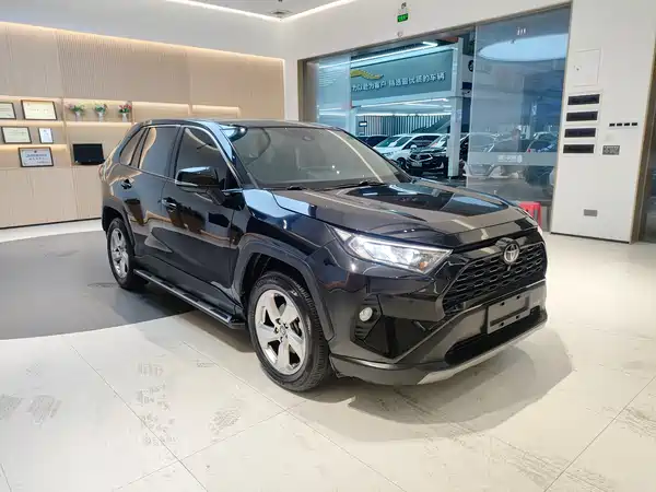 Toyota RAV4 2021