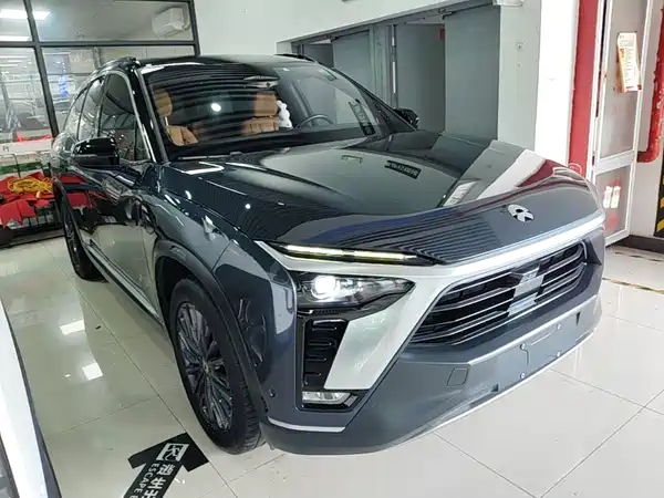 NIO ES8 2021