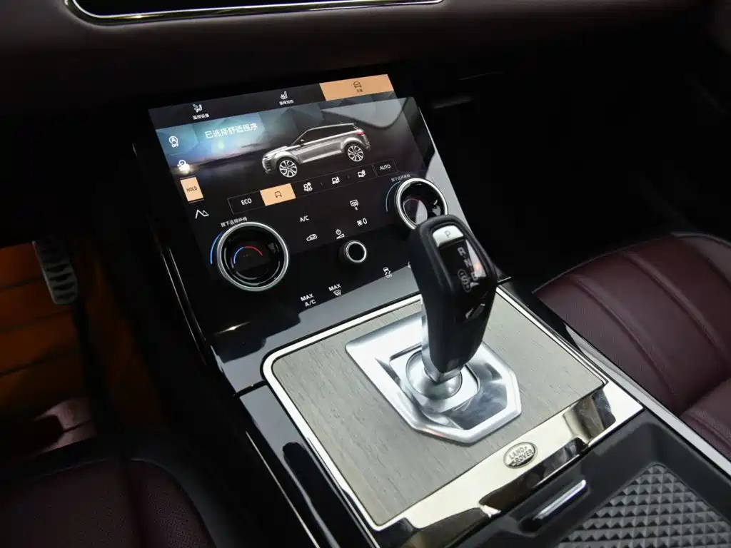 Land Rover Range Rover Evoque 2023 — фото 10