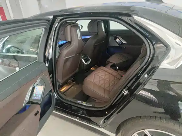 BMW 7 Series 2024