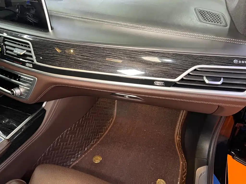 BMW 7 Series 2021 — фото 16