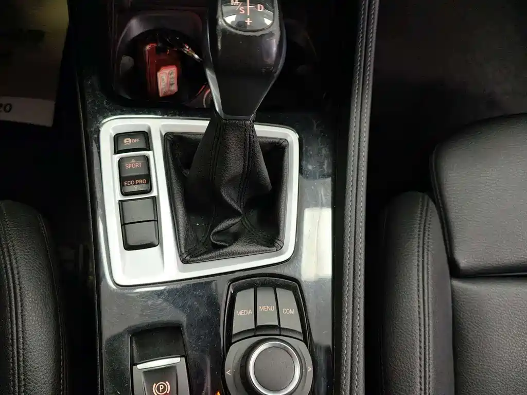 BMW 1 Series 2018 — фото 13