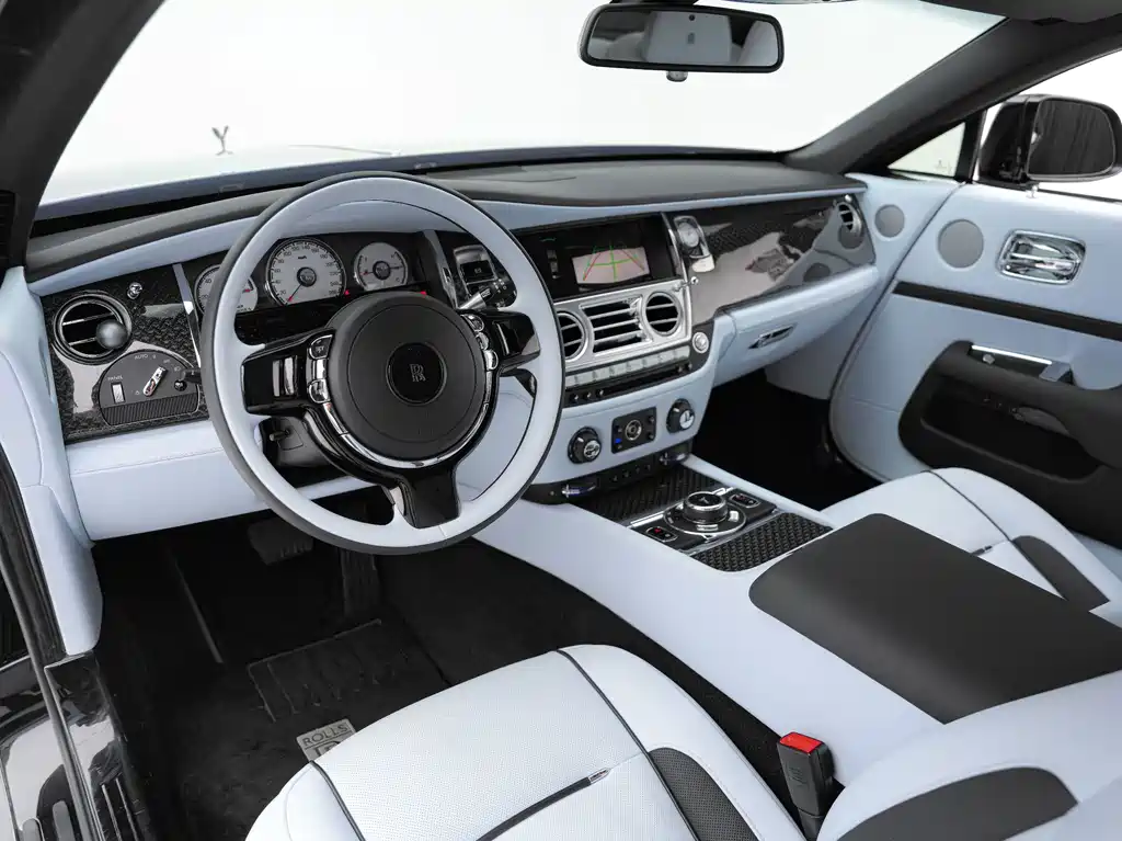 Rolls-Royce Phantom 2016 — фото 13