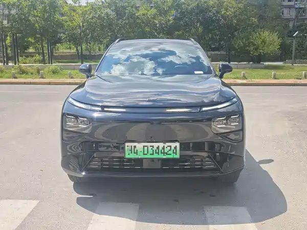 XPeng G9 2025
