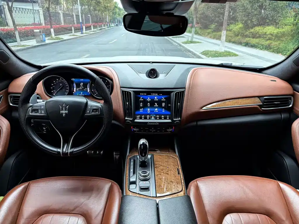 Maserati Levante 2018 — фото 8