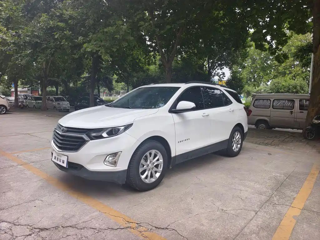 Chevrolet Equinox 2018 — фото 1