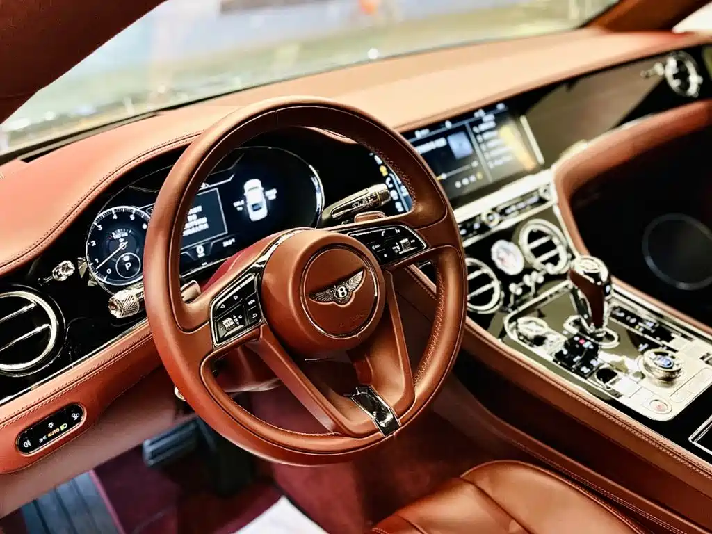Bentley Continental 2020 — фото 13