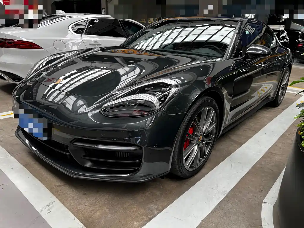 Porsche Panamera 2023