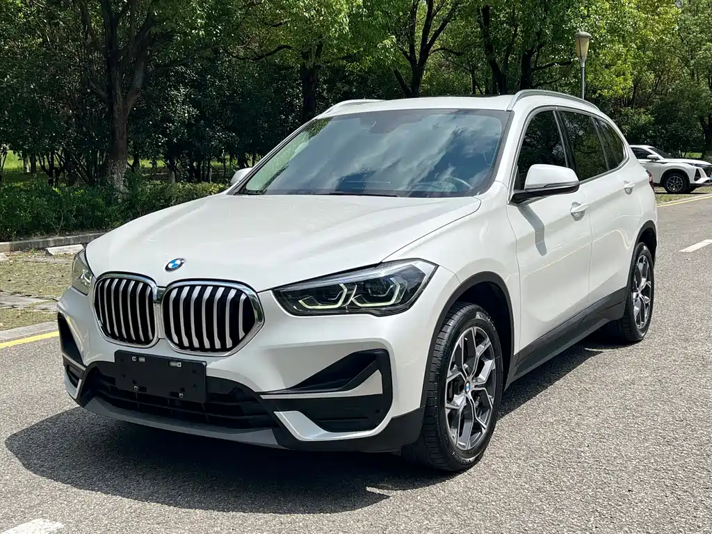 BMW X1 2022 — фото 1