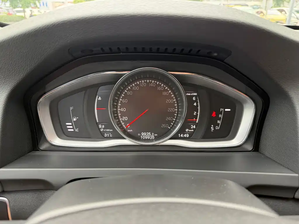 Volvo S60 2017 — фото 13