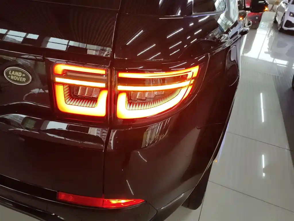 Land Rover Discovery Sport 2021 — фото 8