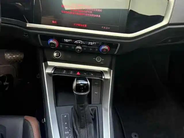 Audi Q3 2021 — фото 11