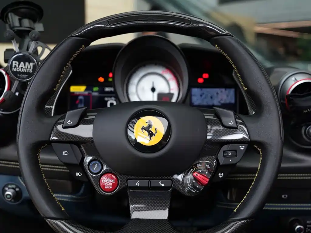 Ferrari F8 2021 — фото 19