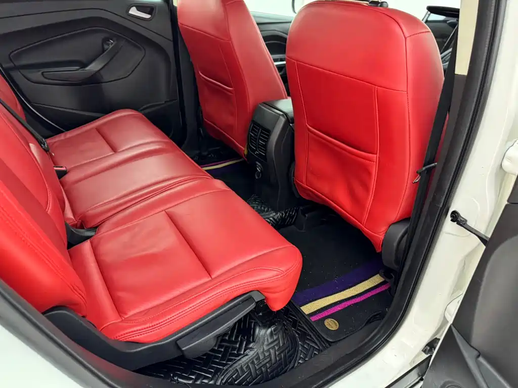Ford Kuga 2016 — фото 16