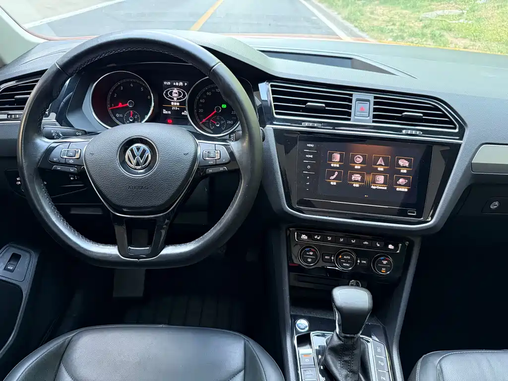 Volkswagen Tiguan L 2020 — фото 11