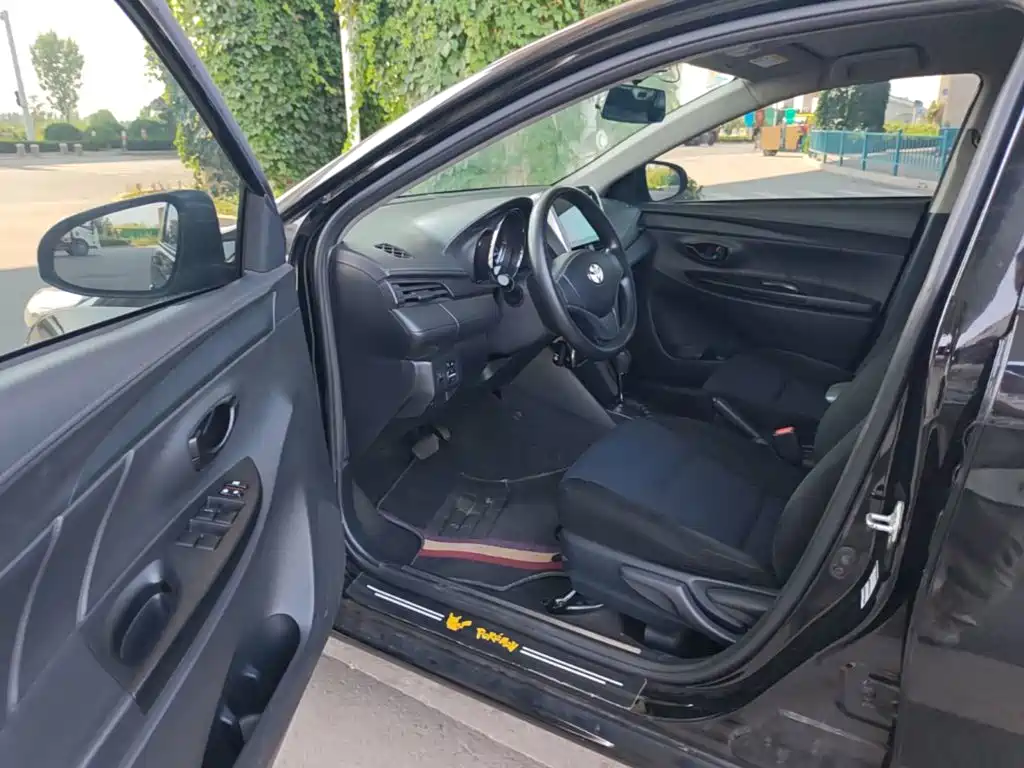 Toyota Yaris L 2018 — фото 16