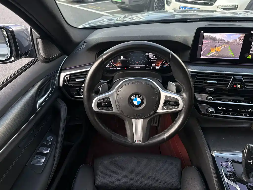 BMW 5 Series 2021 — фото 14