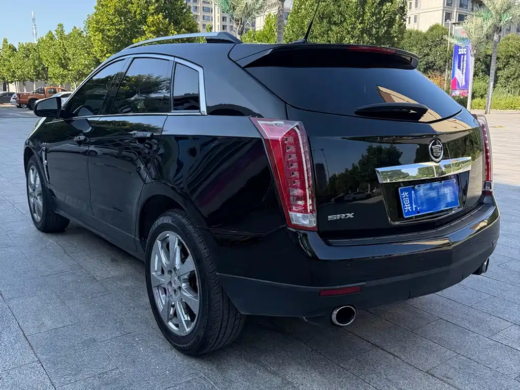 Cadillac SRX 2010 — фото 4
