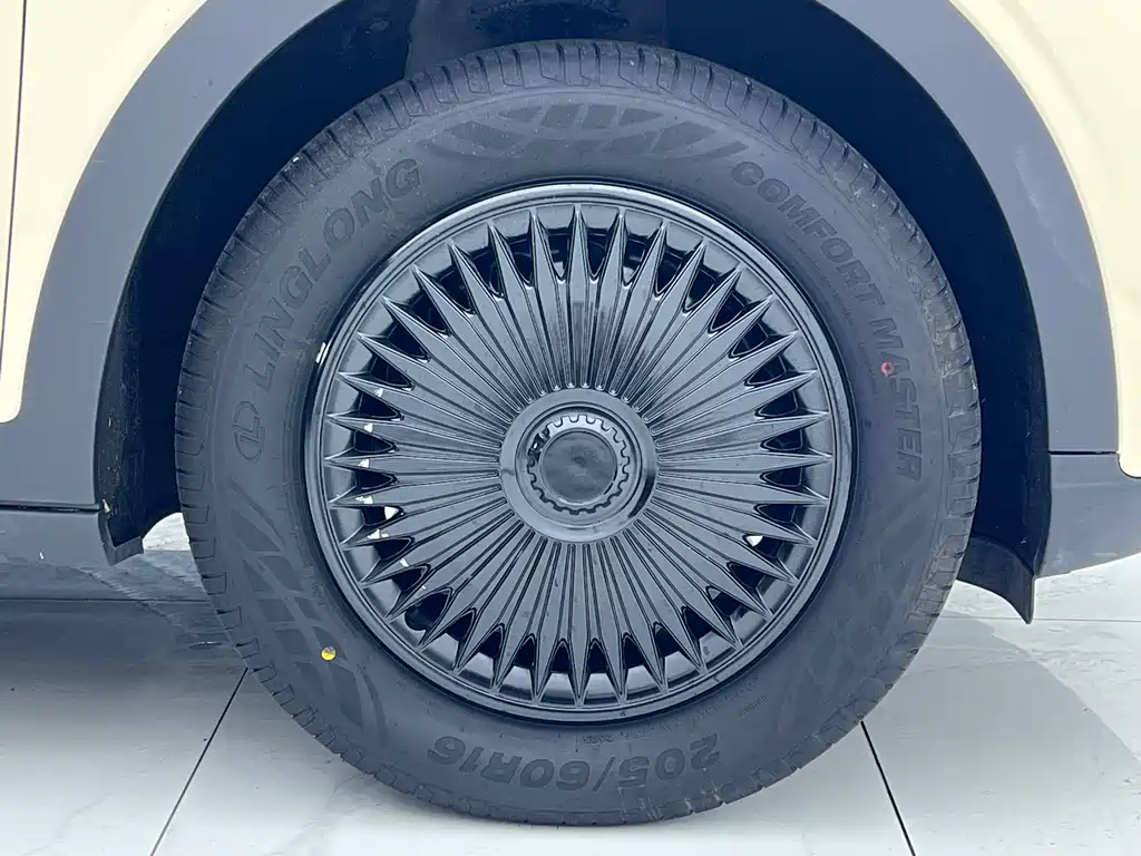 Geely Galaxy Starwish 2025 — фото 18