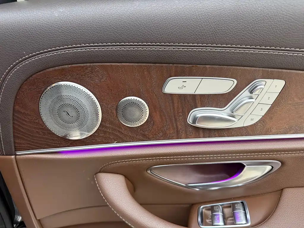 Mercedes-Benz E-Class 2022 — фото 12