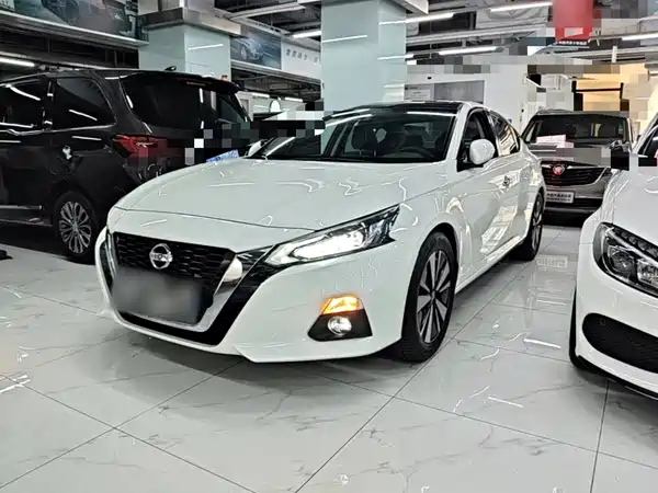Nissan Teana 2022