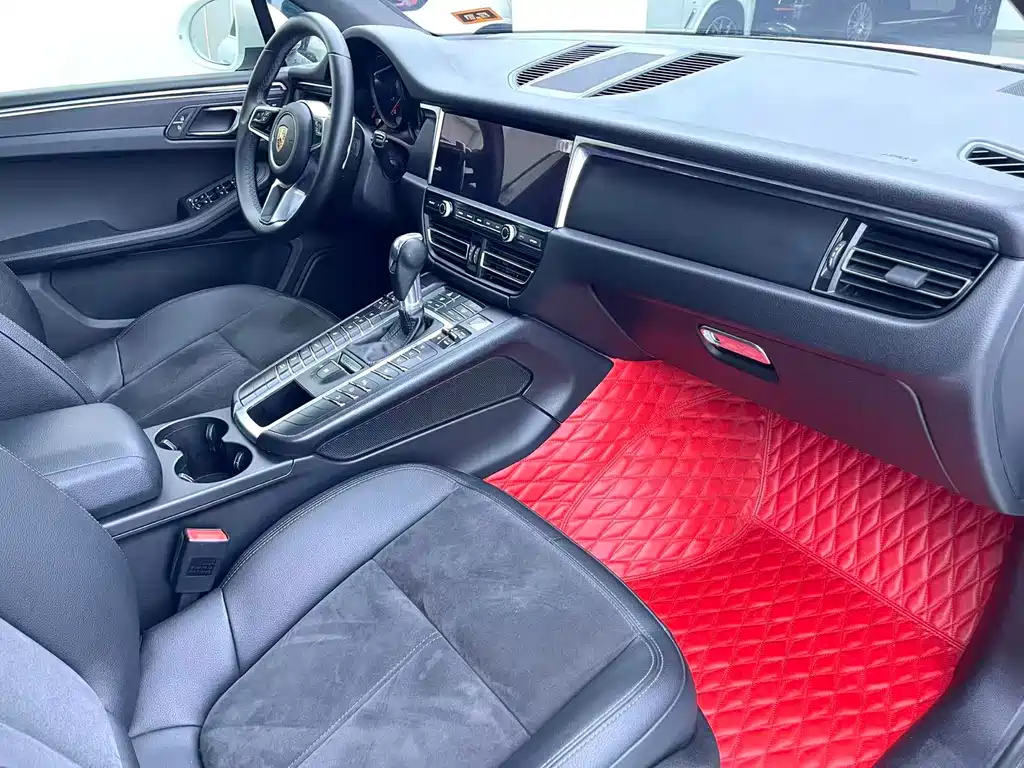Porsche Macan 2019 — фото 10