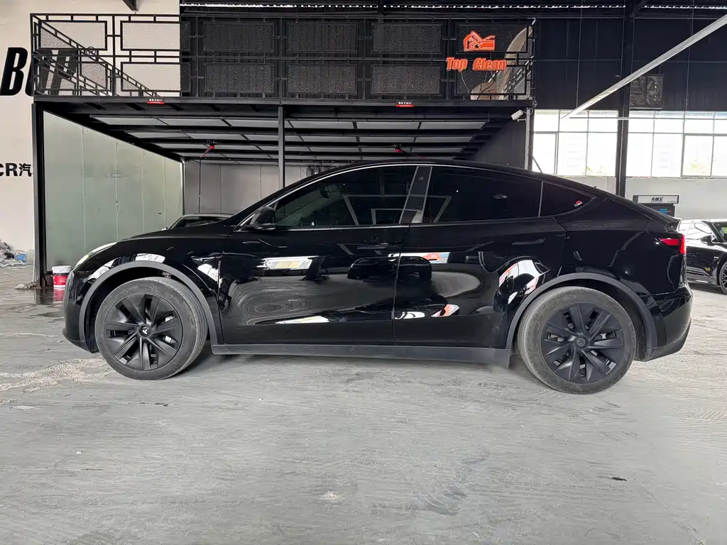 Tesla Model Y 2023 — фото 4