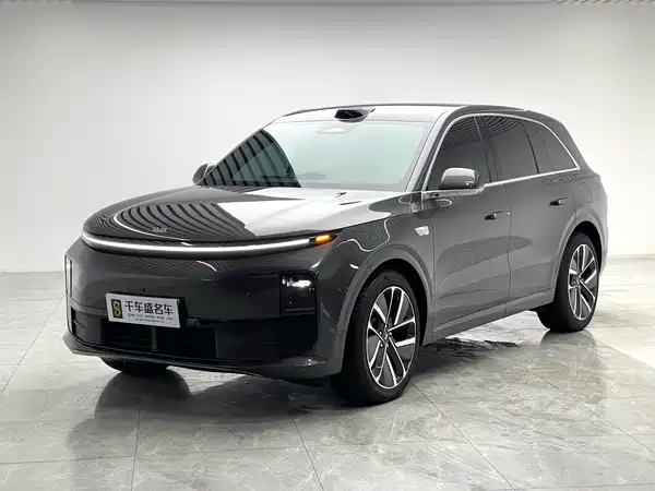 Li Auto L6 2025