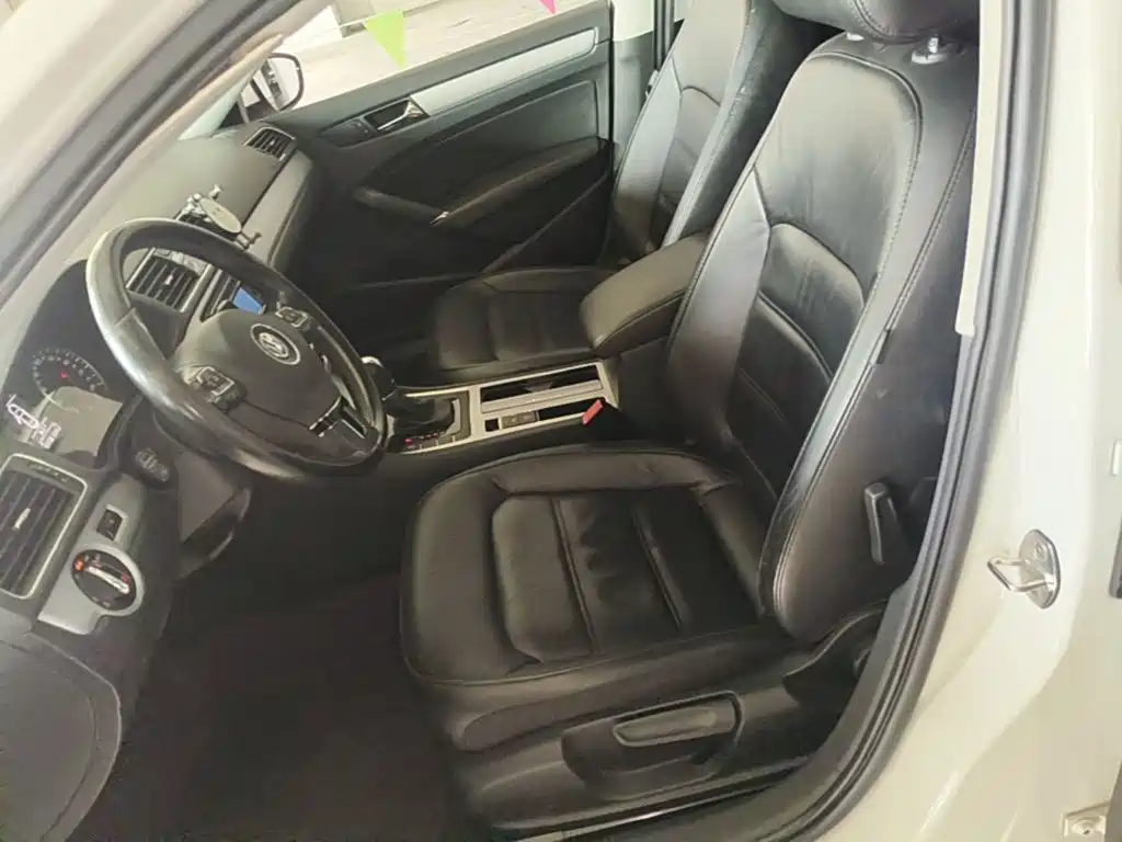 Volkswagen Passat 2015 — фото 14