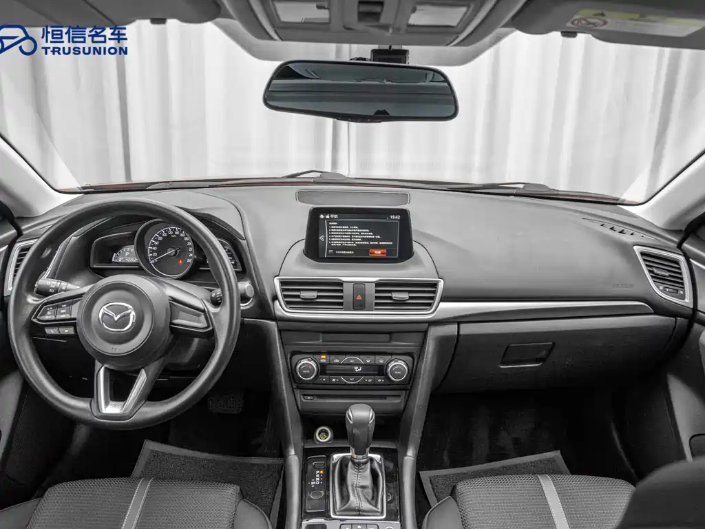 Mazda 3 Axela 2017 — фото 13