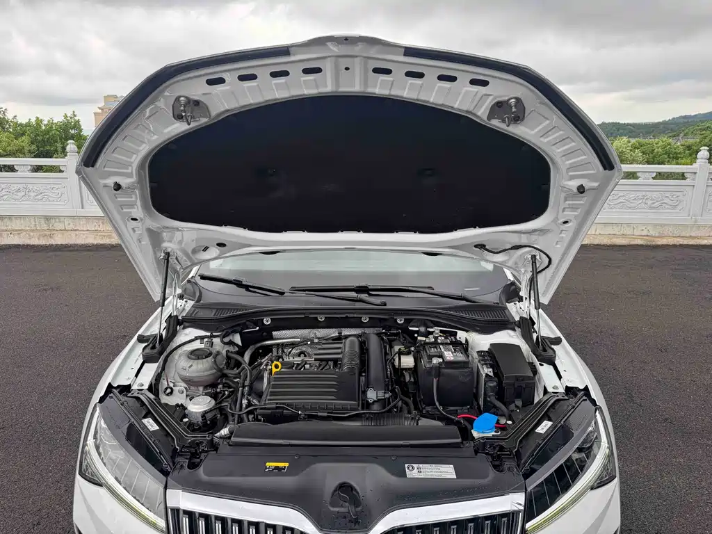 Skoda Superb 2022 — фото 19