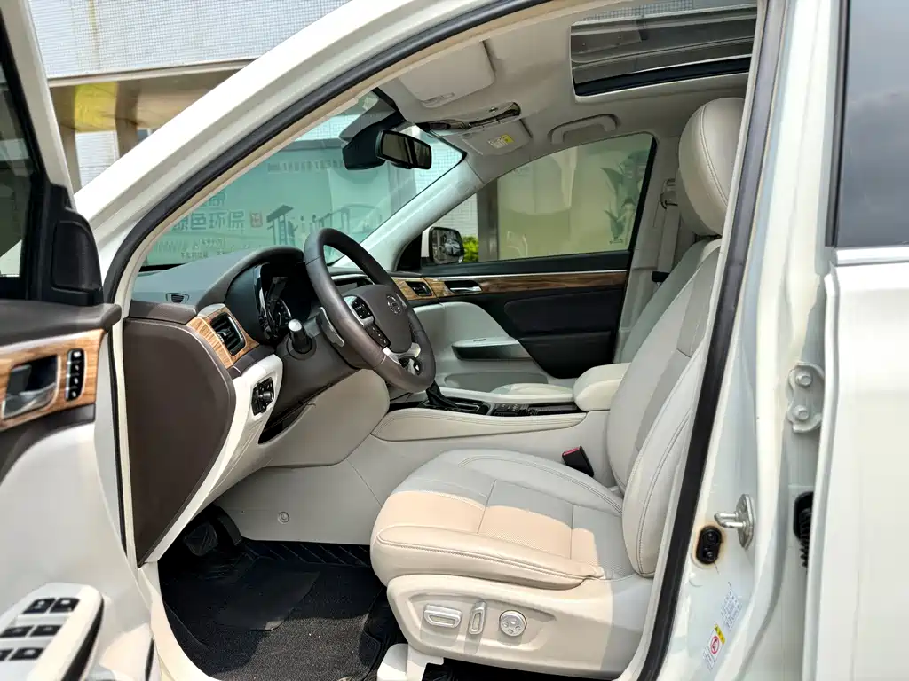 GAC Motor Trumpchi GS8 2017 — фото 6