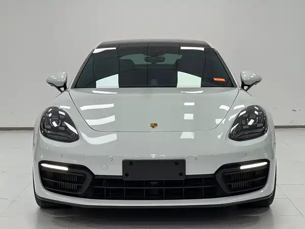 Porsche Panamera 2023