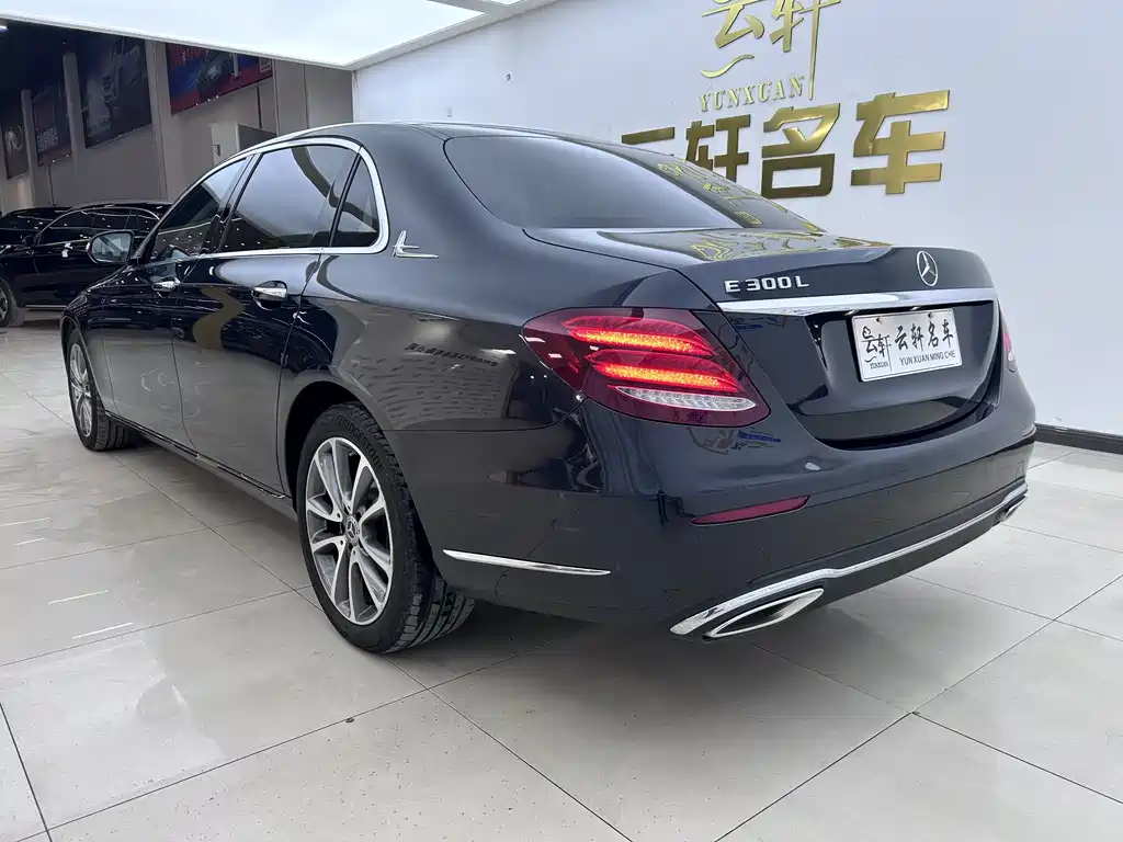 Mercedes-Benz E-Class 2019 — фото 13