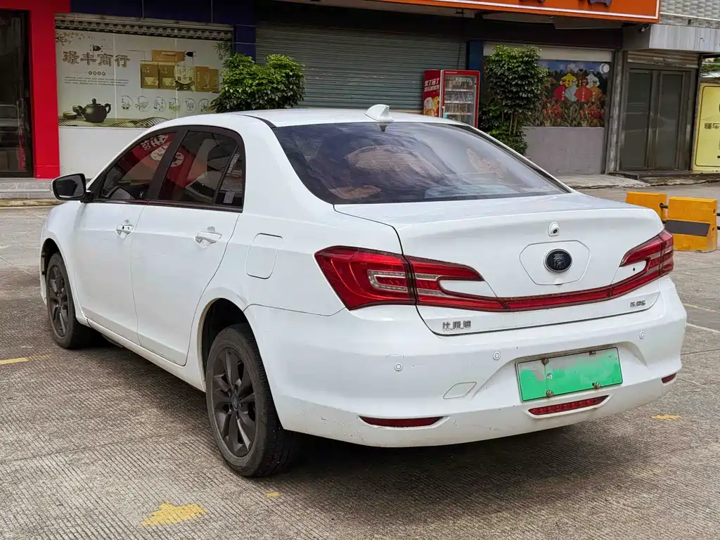 BYD Qin NEV 2018 — фото 10