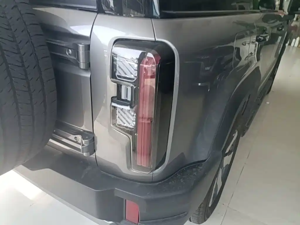 BAIC BJ40 Extended Range 2025 — фото 8
