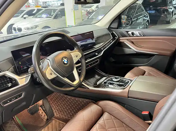 BMW X7 2023