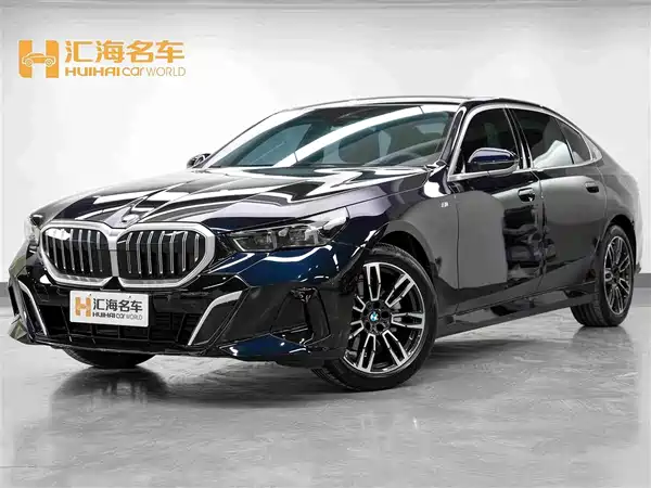BMW 5 Series 2025