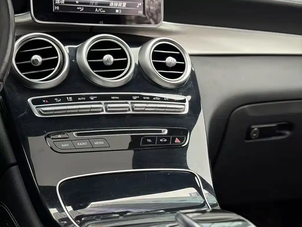 Mercedes-Benz GLC 2018 — фото 20