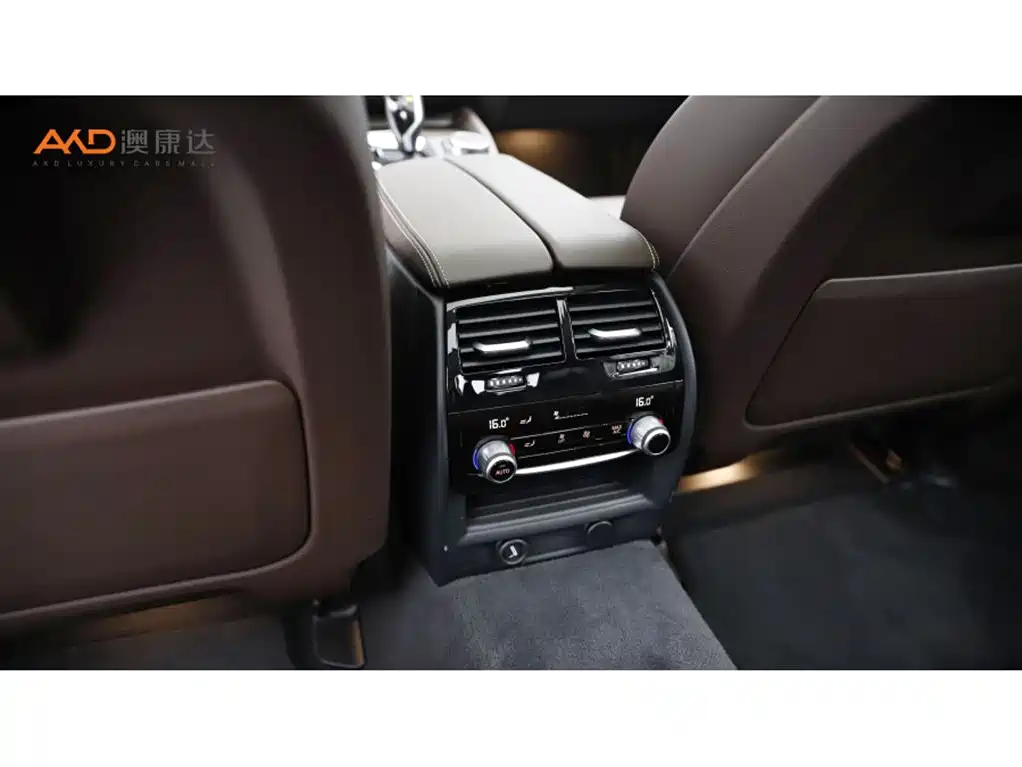 BMW 5 Series 2018 — фото 9