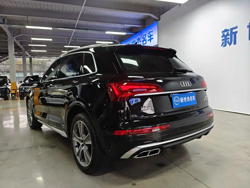 Audi Q5L 2022 — фото 14